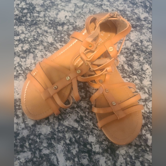 Sandals - Picture 2 of 4